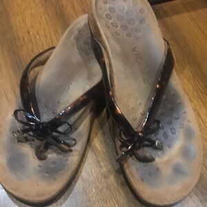 Vionic Women's Brown and Black Sandals